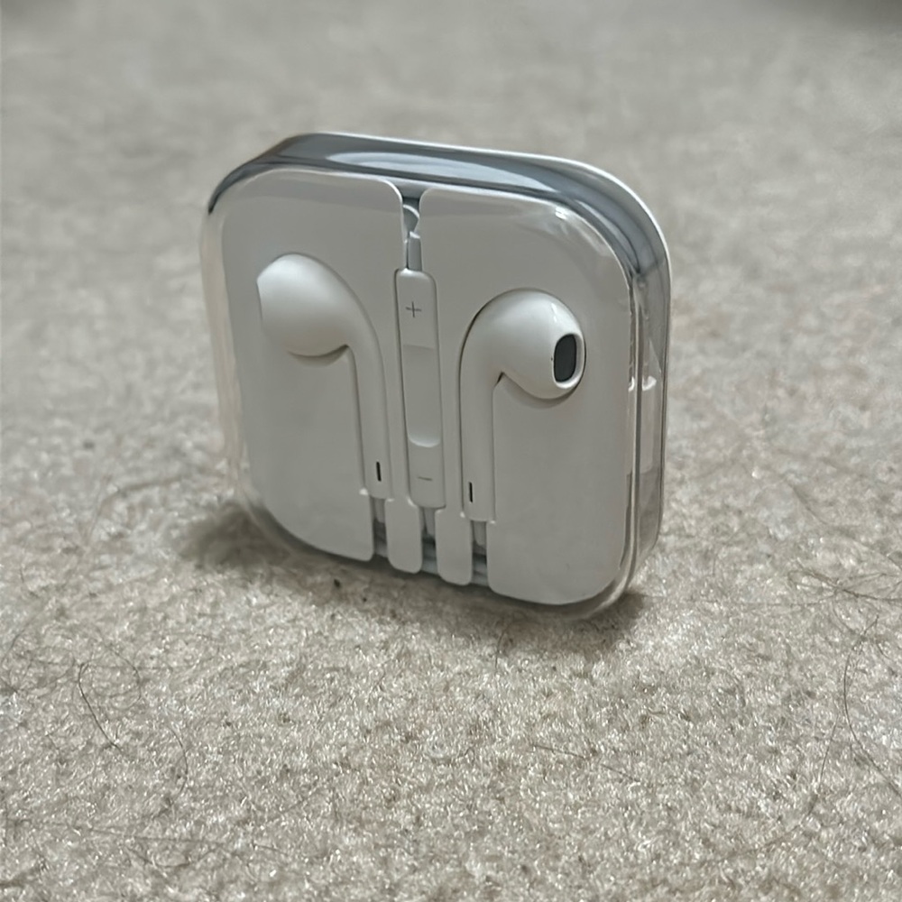 Apple Wired iPhone headphones